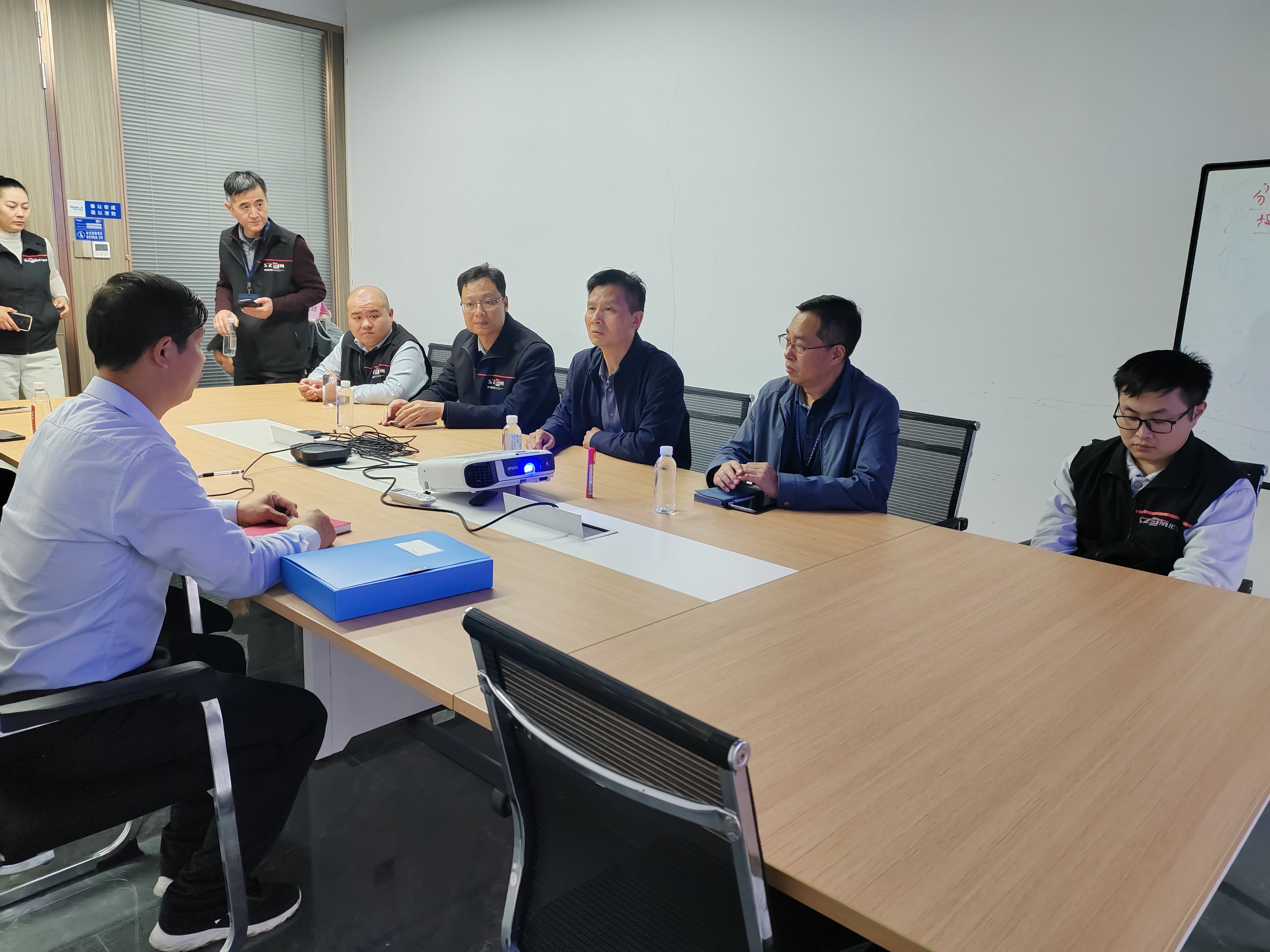 安全座谈会.jpg